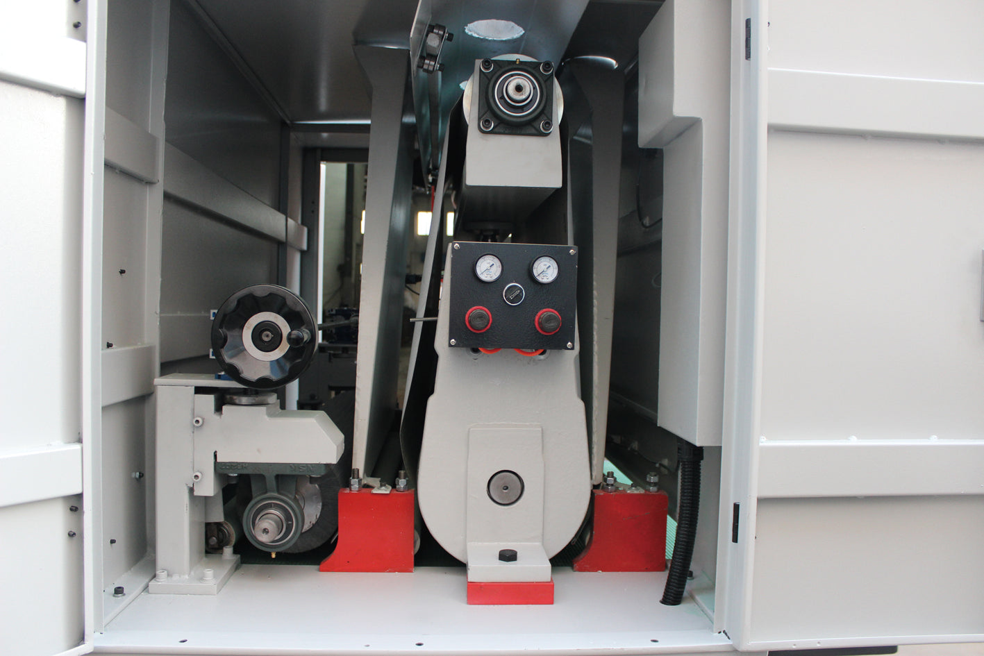 CureUV Industrial Lacquer Sanding Machine